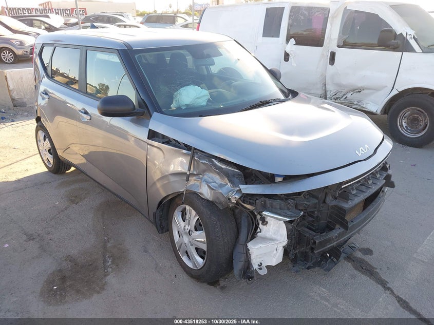 2022 KIA SOUL LX
