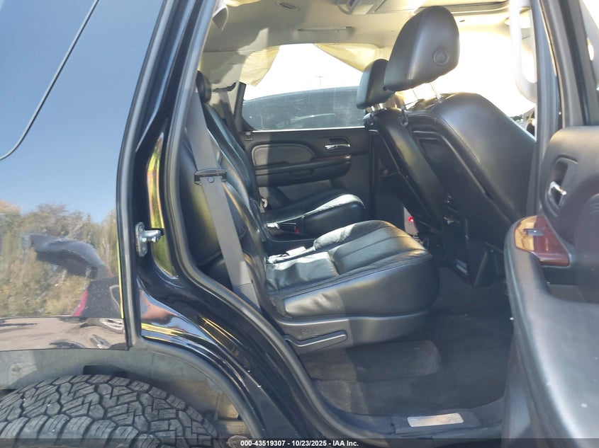 2007 Cadillac Escalade Standard VIN: 1GYFK63807R365741 Lot: 43519307