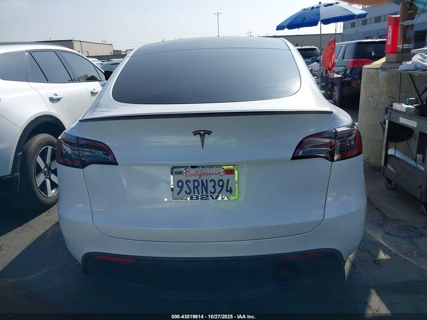 2025 Tesla Model Y Performance Dual Motor All-Wheel Drive VIN: 7SAYGDEF9SF304440 Lot: 43519614