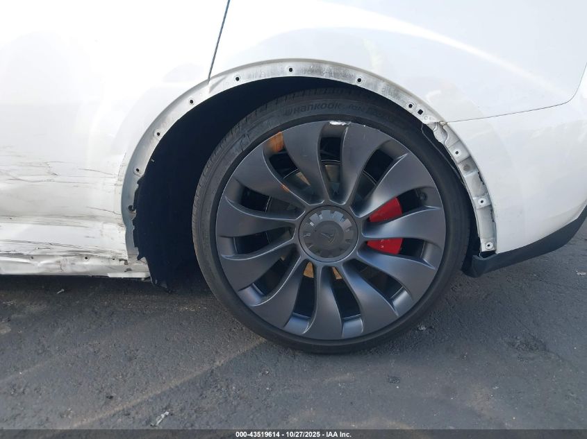 2025 Tesla Model Y Performance Dual Motor All-Wheel Drive VIN: 7SAYGDEF9SF304440 Lot: 43519614