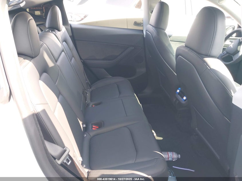 2025 Tesla Model Y Performance Dual Motor All-Wheel Drive VIN: 7SAYGDEF9SF304440 Lot: 43519614