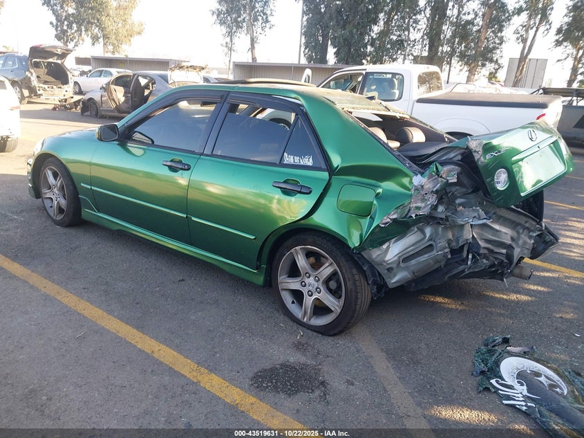 JTHBD192620062155 2002 LEXUS IS photo no. 3