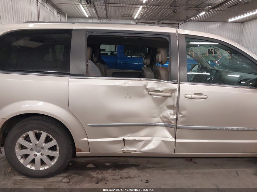 2013 CHRYSLER TOWN & COUNTRY TOURING 2C4RC1BG2DR610346