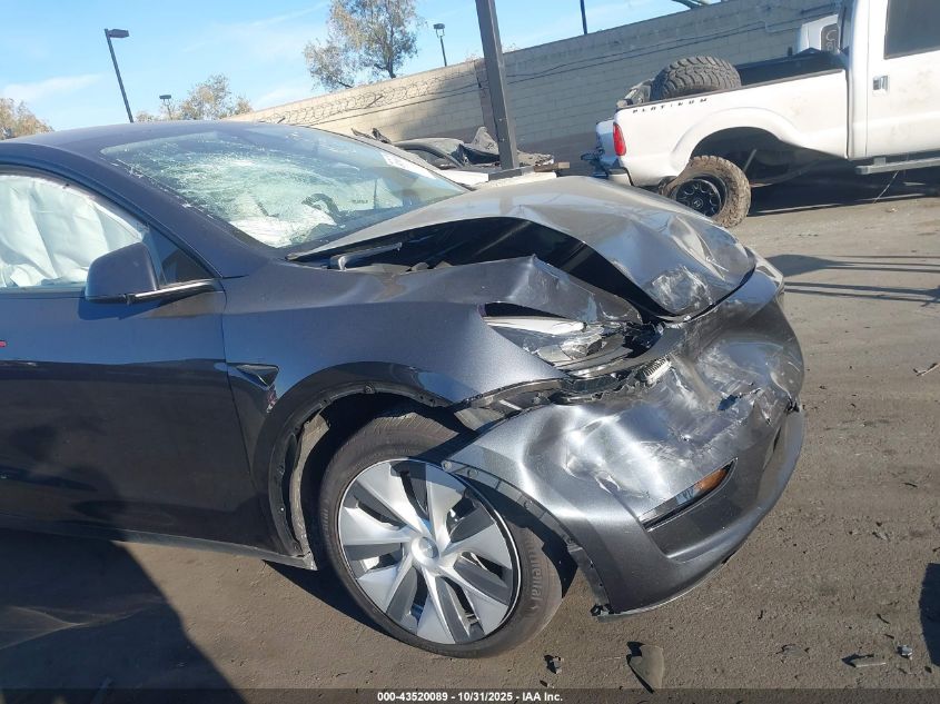 2024 Tesla Model Y Long Range Dual Motor All-Wheel Drive VIN: 7SAYGAEE2RF060419 Lot: 43520089