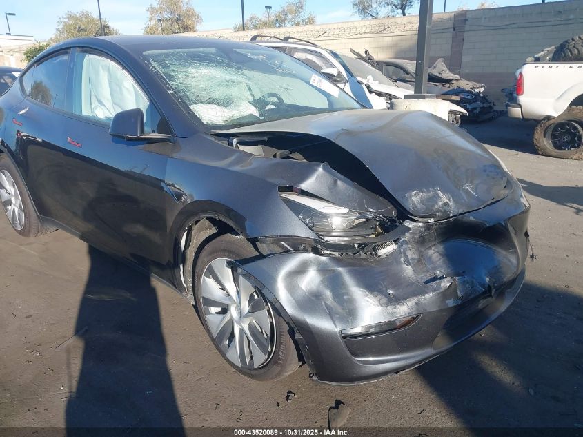 2024 Tesla Model Y Long Range Dual Motor All-Wheel Drive VIN: 7SAYGAEE2RF060419 Lot: 43520089