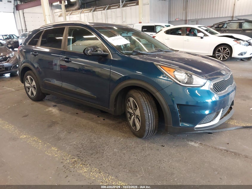 KIA NIRO LX