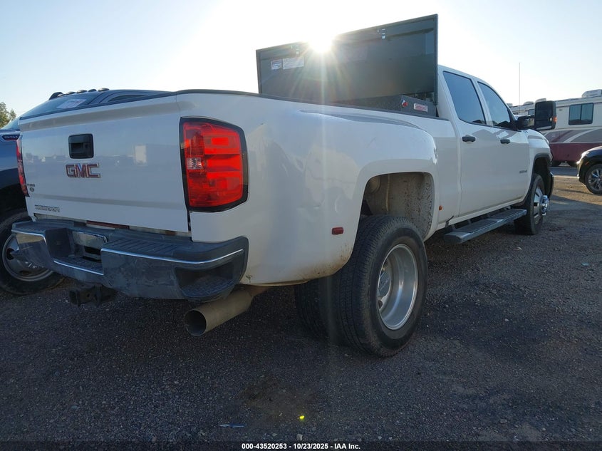 1GT42TCY2KF166972 2019 GMC SIERRA photo no. 4