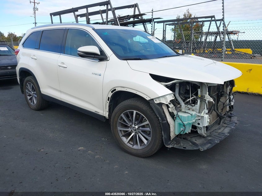 TOYOTA HIGHLANDER HYBRID XLE