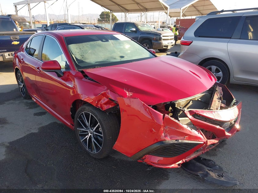 TOYOTA CAMRY HYBRID SE HYBRID