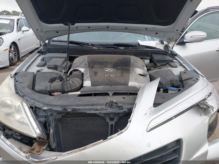 2009 Hyundai Genesis 3.8 VIN: KMHGC46E99U024699 Lot: 43520445