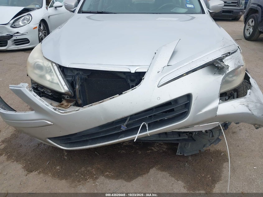 2009 Hyundai Genesis 3.8 VIN: KMHGC46E99U024699 Lot: 43520445