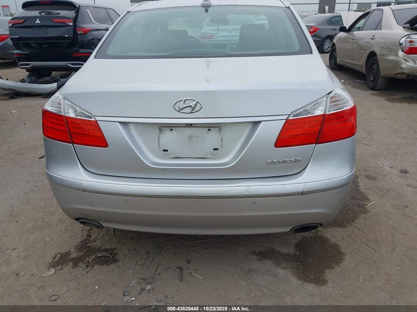 2009 Hyundai Genesis 3.8 VIN: KMHGC46E99U024699 Lot: 43520445