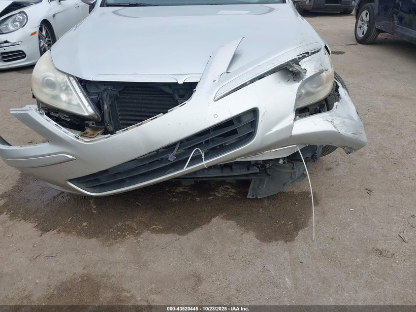 2009 Hyundai Genesis 3.8 VIN: KMHGC46E99U024699 Lot: 43520445