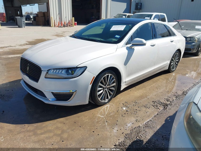 3LN6L5A99HR634281 2017 LINCOLN MKZ photo no. 2