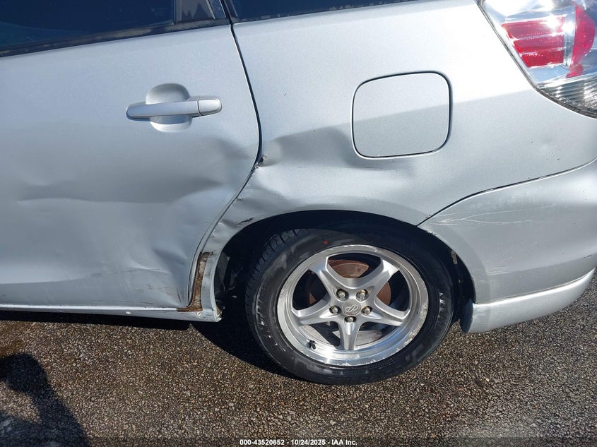 2006 Toyota Matrix Xr VIN: 2T1KR32E56C621760 Lot: 43520652