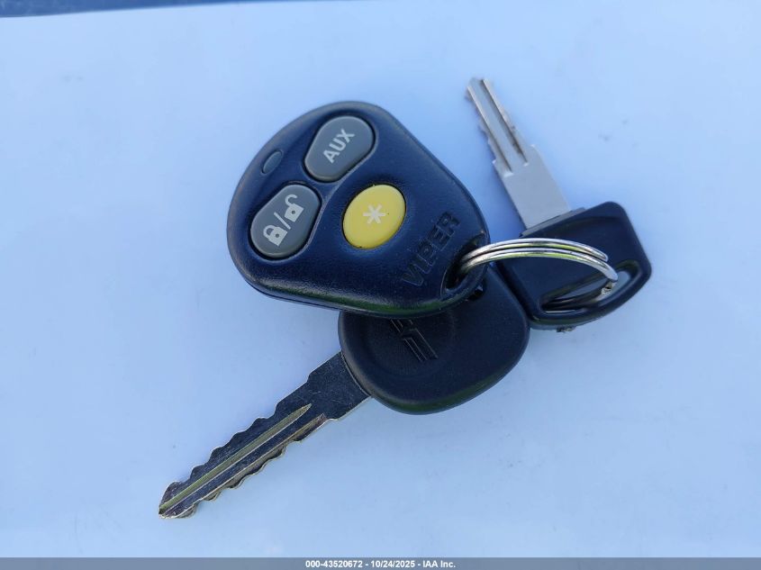 2000 GMC Sierra 1500 Sle VIN: 1GTEC19V4YZ330037 Lot: 43520672