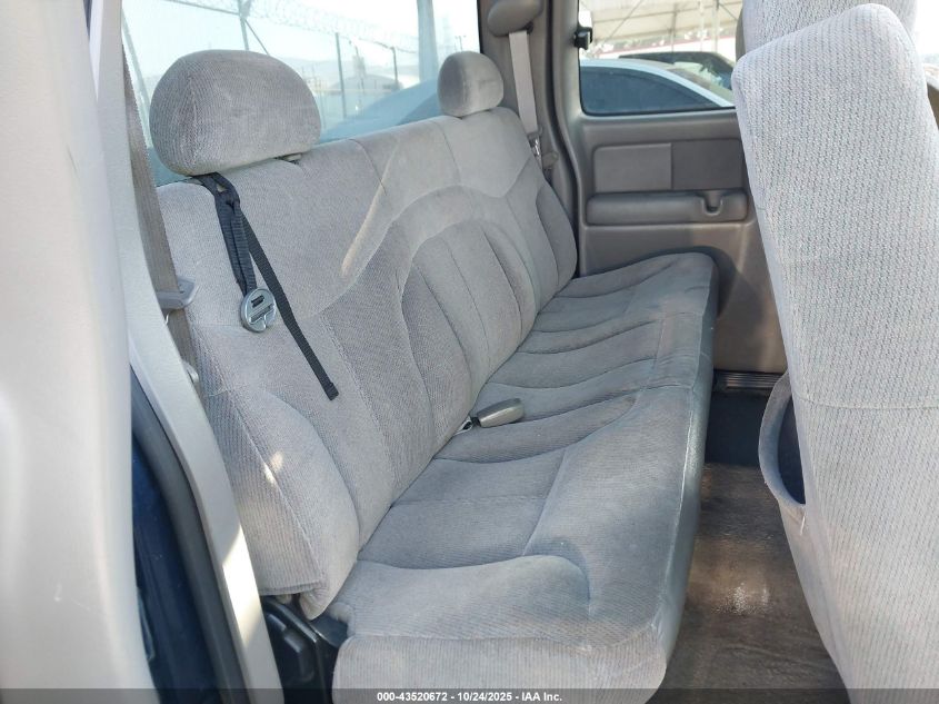 2000 GMC Sierra 1500 Sle VIN: 1GTEC19V4YZ330037 Lot: 43520672