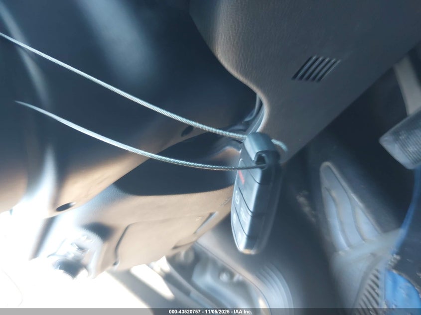 2015 Chrysler 200 Limited VIN: 1C3CCCAB2FN705291 Lot: 43520757