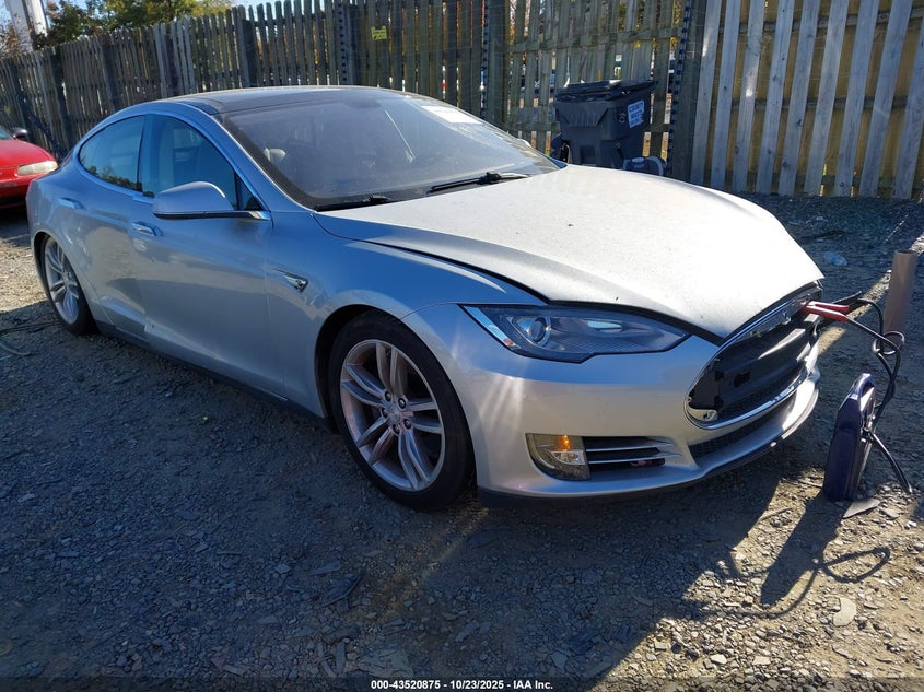 2013 TESLA MODEL S - 5YJSA1CN8DFP16039