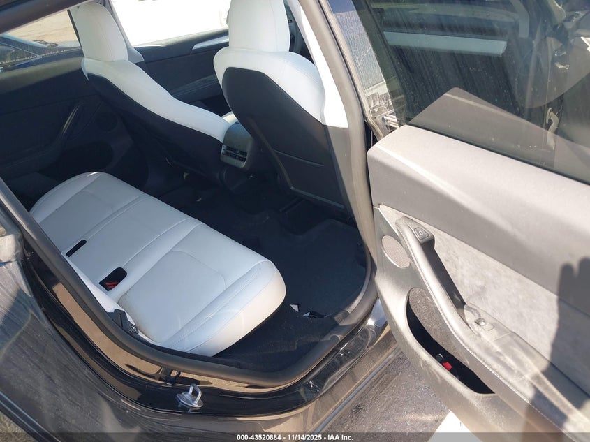 2023 Tesla Model Y Performance Dual Motor All-Wheel Drive VIN: 7SAYGDEF1PF784383 Lot: 43520884