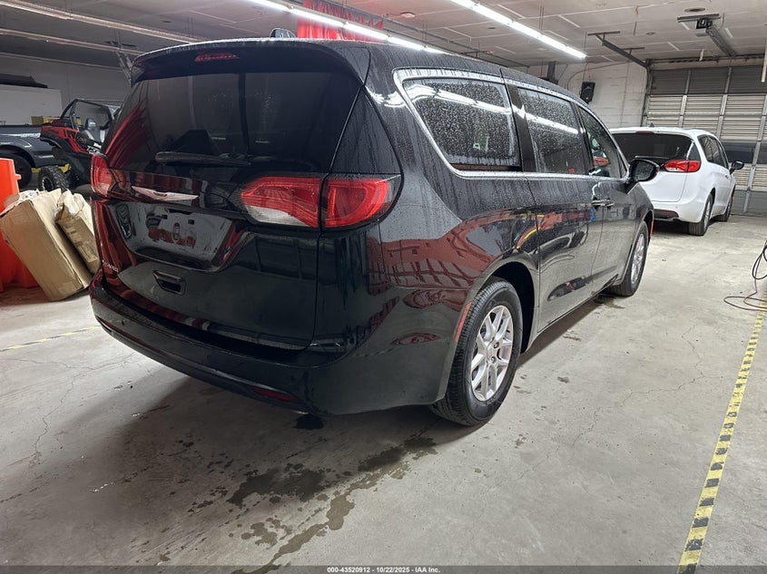 2C4RC1CG7TR185039 2026 CHRYSLER VOYAGER photo no. 4