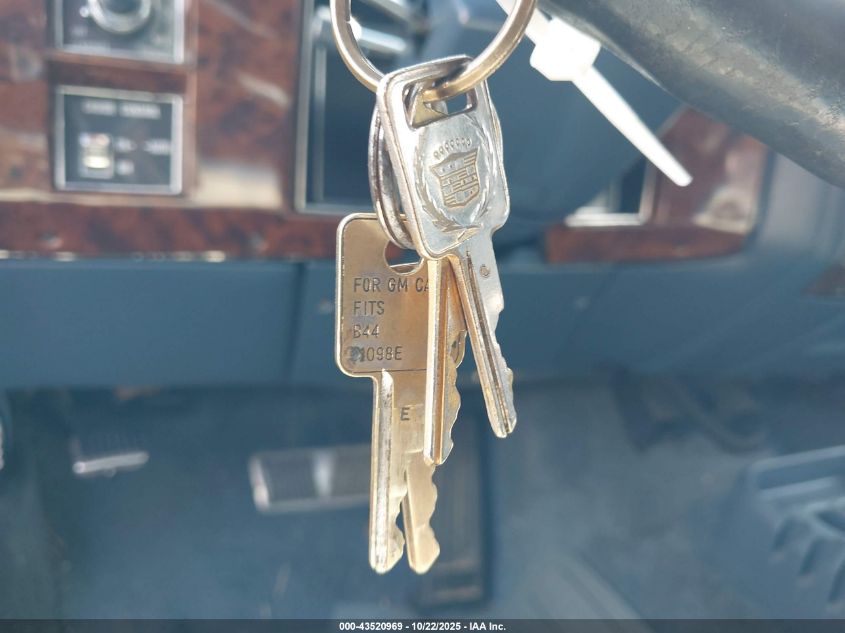 1992 Cadillac Brougham VIN: 1G6DW54E2NR701616 Lot: 43520969