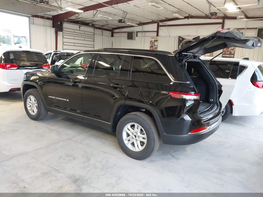 1C4RJGAG3S8779407 2025 JEEP GRAND CHEROKEE photo no. 3