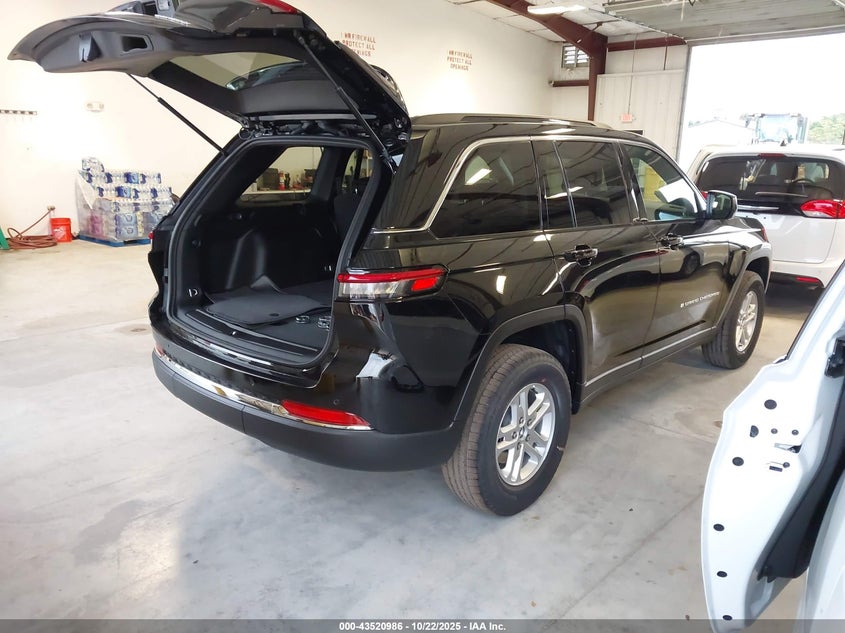 1C4RJGAG3S8779407 2025 JEEP GRAND CHEROKEE photo no. 4