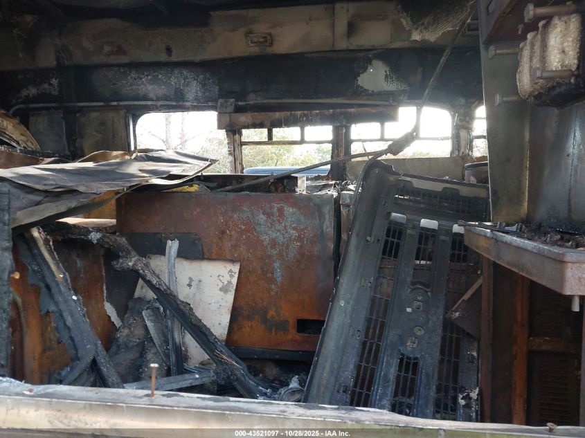 2009 Ford E-350 Cutaway VIN: 1FDEE35PX9DA80875 Lot: 43521097