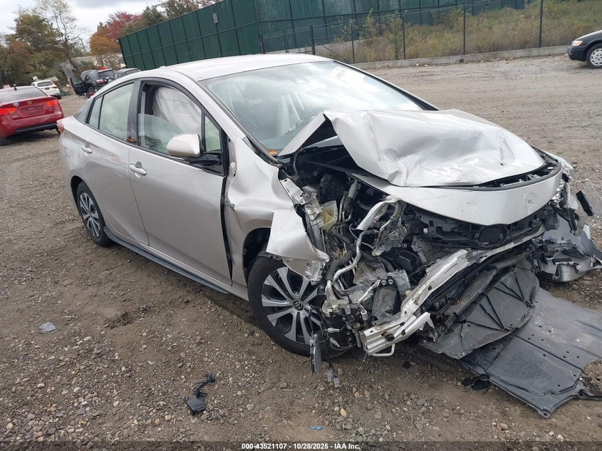 TOYOTA PRIUS PRIME LE