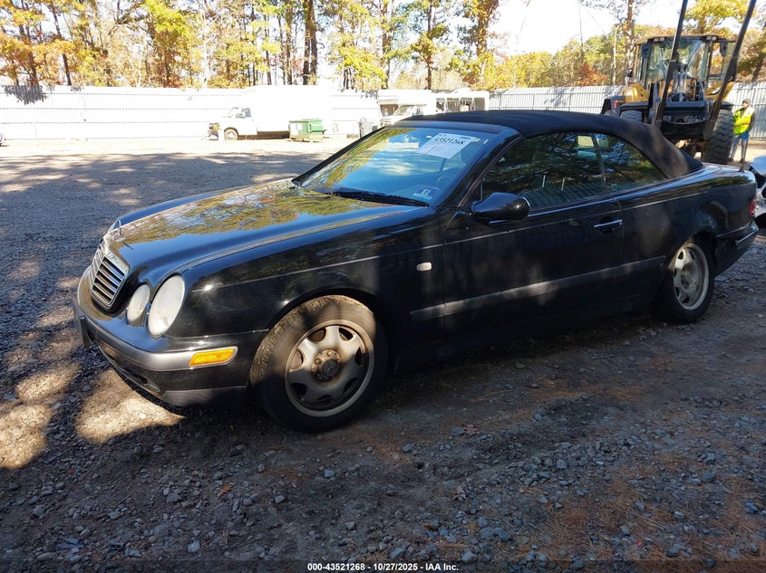 WDBLK65G4XT010442 1999 MERCEDES-BENZ CLK-KLASSE photo no. 2