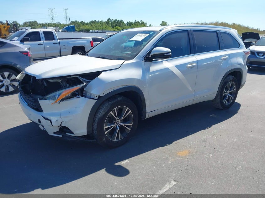 2016 TOYOTA HIGHLANDER XLE V6 5TDKKRFH5GS506306
