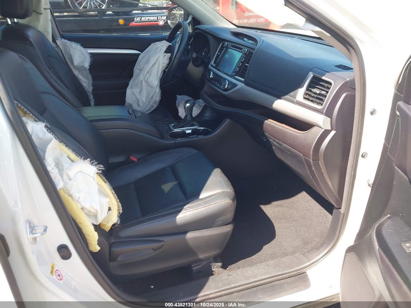 2016 TOYOTA HIGHLANDER XLE V6 5TDKKRFH5GS506306