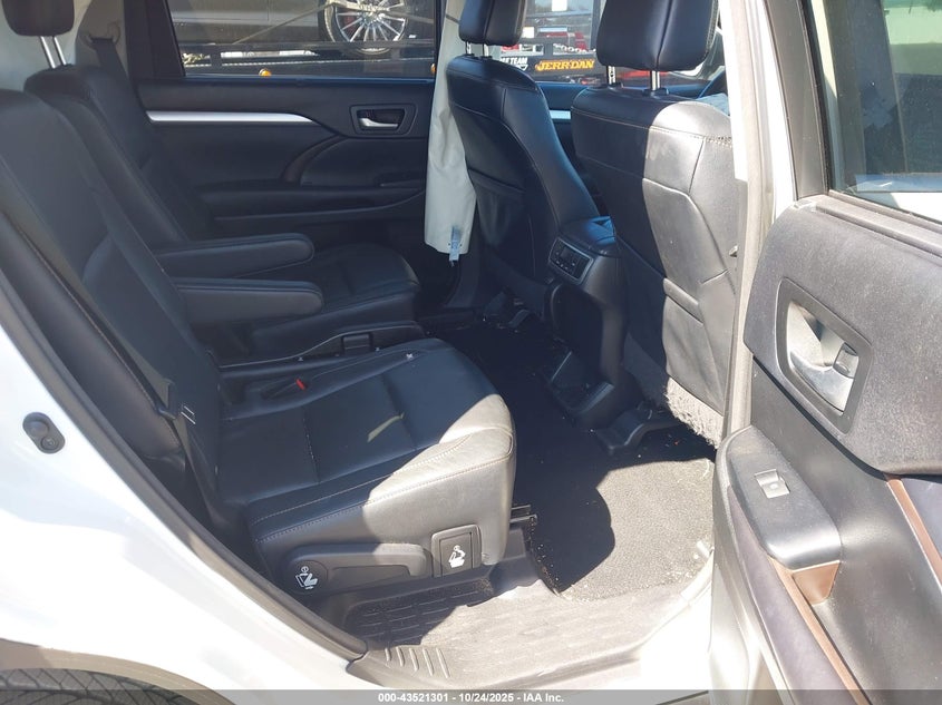 2016 TOYOTA HIGHLANDER XLE V6 5TDKKRFH5GS506306