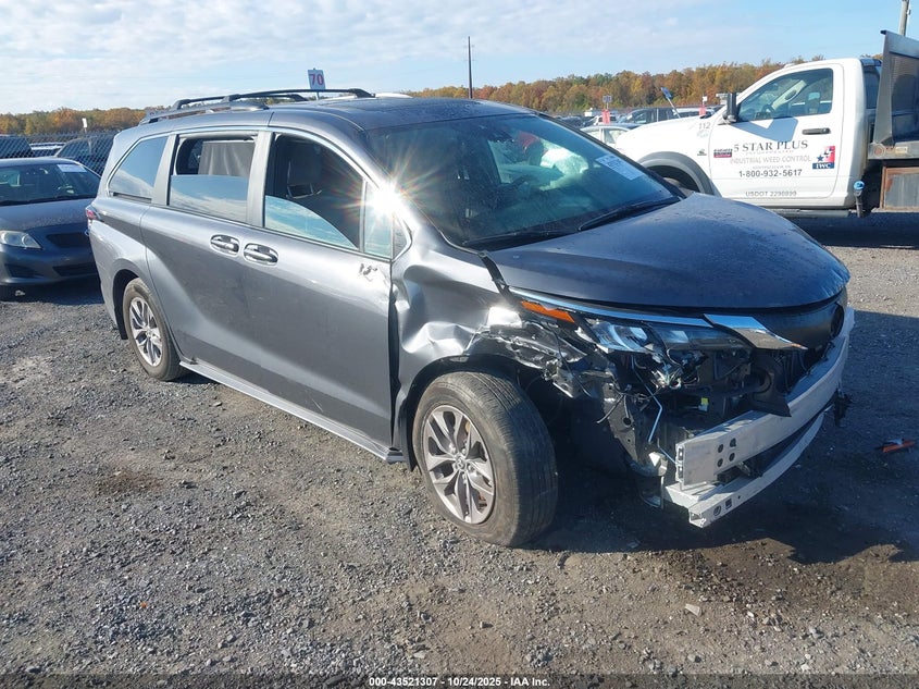 2025 TOYOTA SIENNA LE - 5TDBRKEC9SS240984