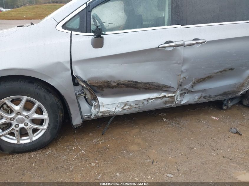 2020 Chrysler Pacifica Touring VIN: 2C4RC1FG9LR232969 Lot: 43521324