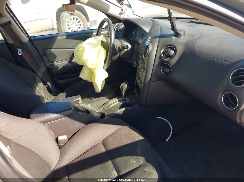 2G2WP552981184145 2008 PONTIAC GRAND PRIX photo no. 5