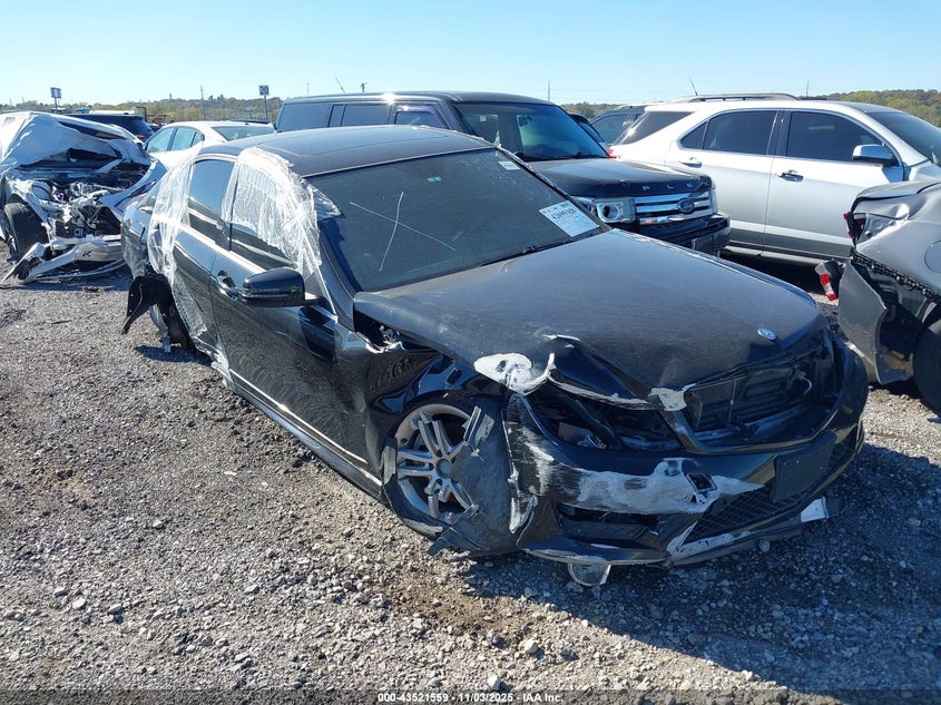 MERCEDES-BENZ C-CLASS LUXURY/SPORT