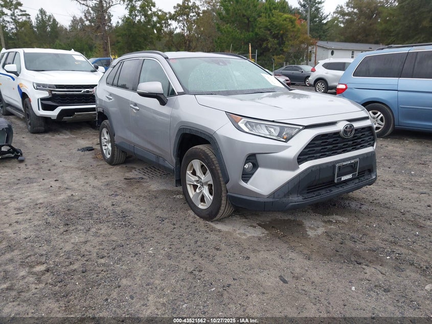 TOYOTA RAV4 XLE