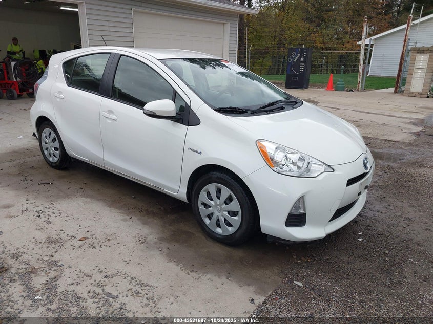TOYOTA PRIUS C TWO