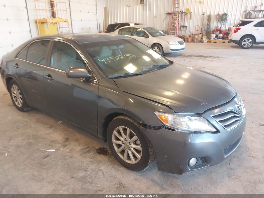 TOYOTA CAMRY XLE