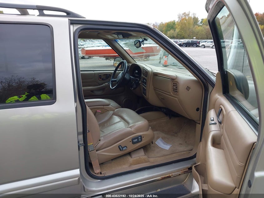 1GNDT13W02K144466 2002 CHEVROLET BLAZER photo no. 5