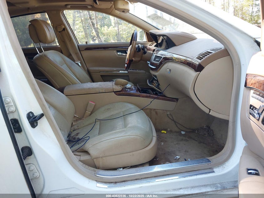 2013 MERCEDES-BENZ S 550 WDDNG7DB9DA525974