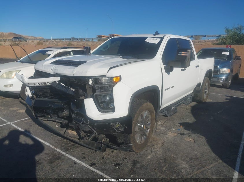 1GC4YMEY2MF251816 2021 CHEVROLET SILVERADO photo no. 2