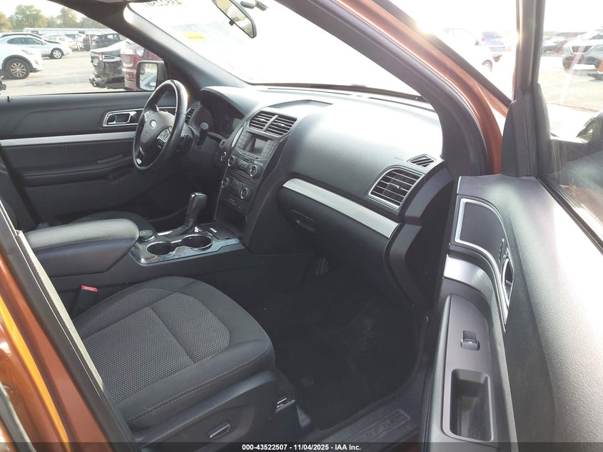 2017 FORD EXPLORER auction photo 5