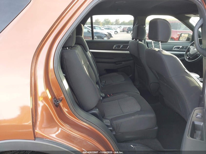 2017 FORD EXPLORER auction photo 8