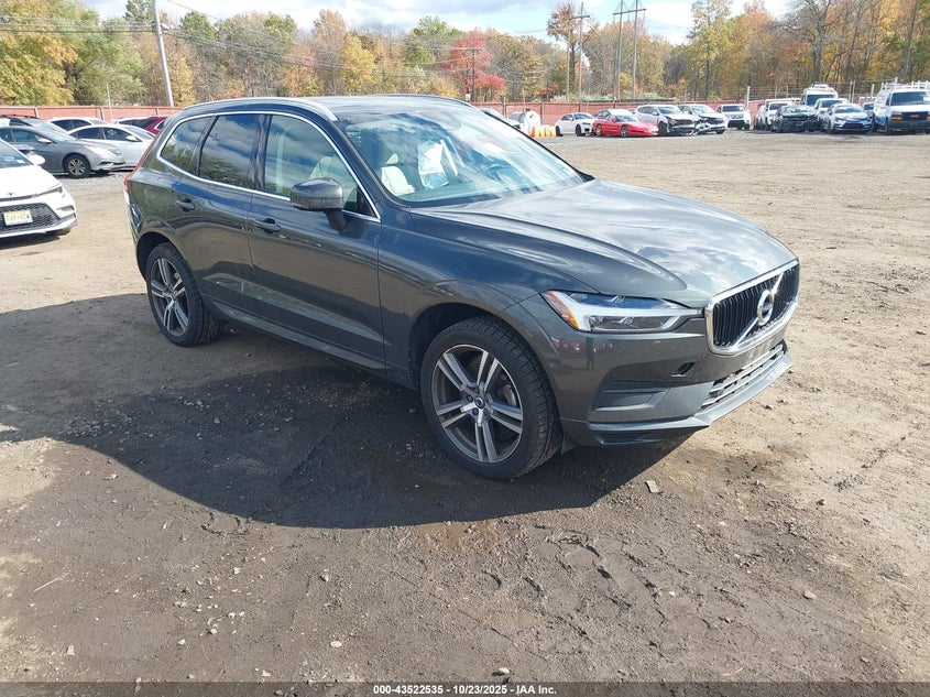 VOLVO XC60 T6 MOMENTUM