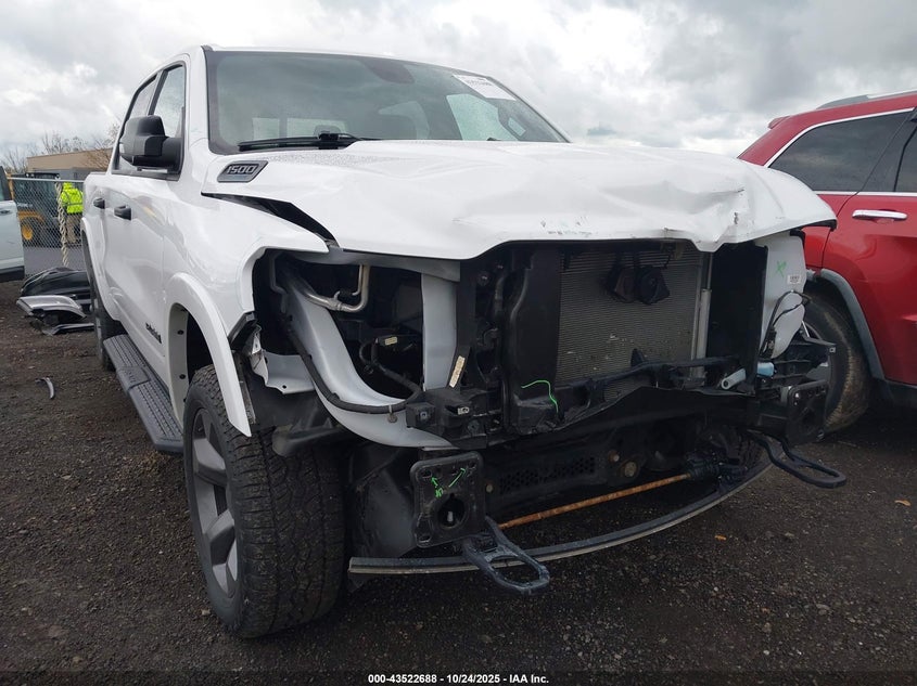 RAM 1500 BIG HORN 4X4 5 7 BOX