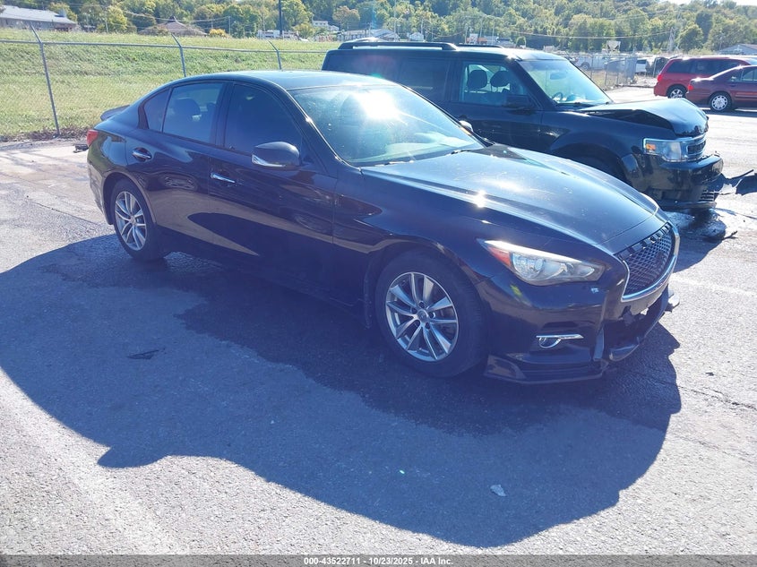 INFINITI Q50 PREMIUM