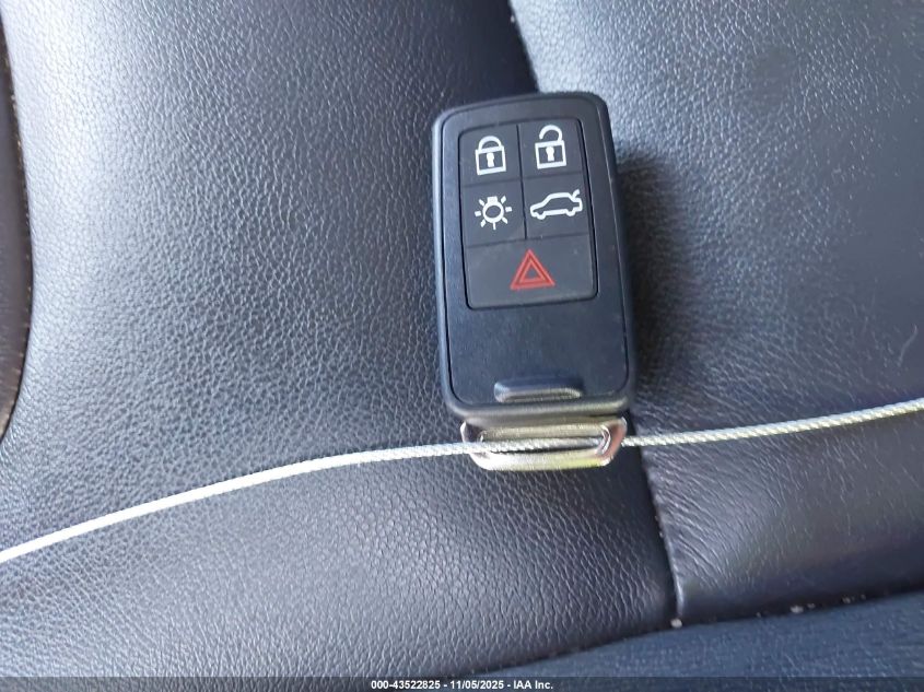 2016 Volvo Xc60 T5 Premier VIN: YV4612RK6G2785742 Lot: 43522825